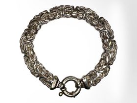 A silver knotted bracelet, length 19cm CONDITION REPORT: 26.