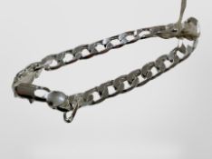 A 7" flat link sterling silver bracelet CONDITION REPORT: 13.