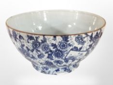 A 19th-century Tokio blue and white bowl, diameter 20cm.