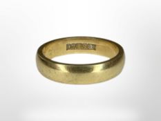 An 18ct gold band ring,