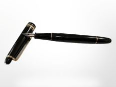A Montblanc Meisterstuck Pix fountain pen with 14ct white gold 4810 nib