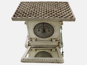 A Jaraso Personal weighing scale,