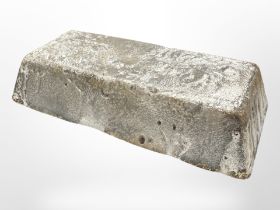 A silver ingot weighing 10.145kg/326.