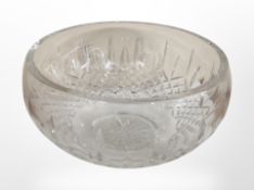 A crystal fruit bowl, diameter 25cm.