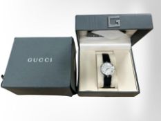 A gent's stainless steel Gucci quartz wristwatch,