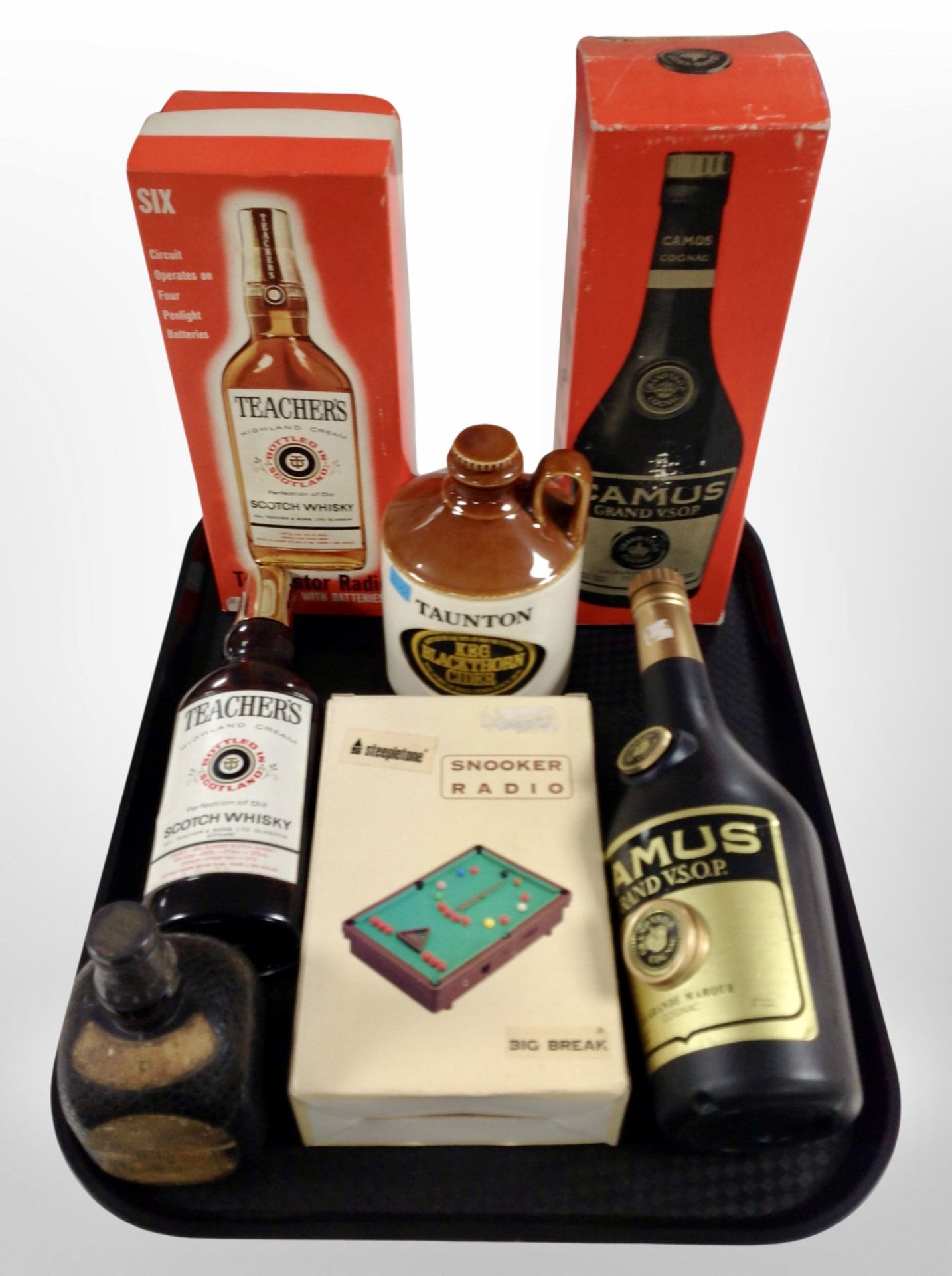 Three novelty radios in the form of bottles of alcohol, a further snooker table example, etc.