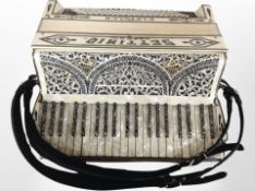 A Settimio Castello accordion.