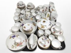 A very large quantity of Royal Worcester Evesham tea,