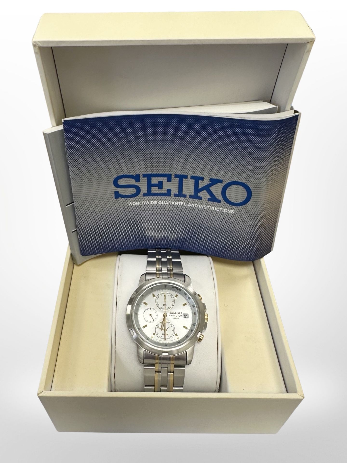 A Gent's Seiko stainless steel chronograph, boxed.
