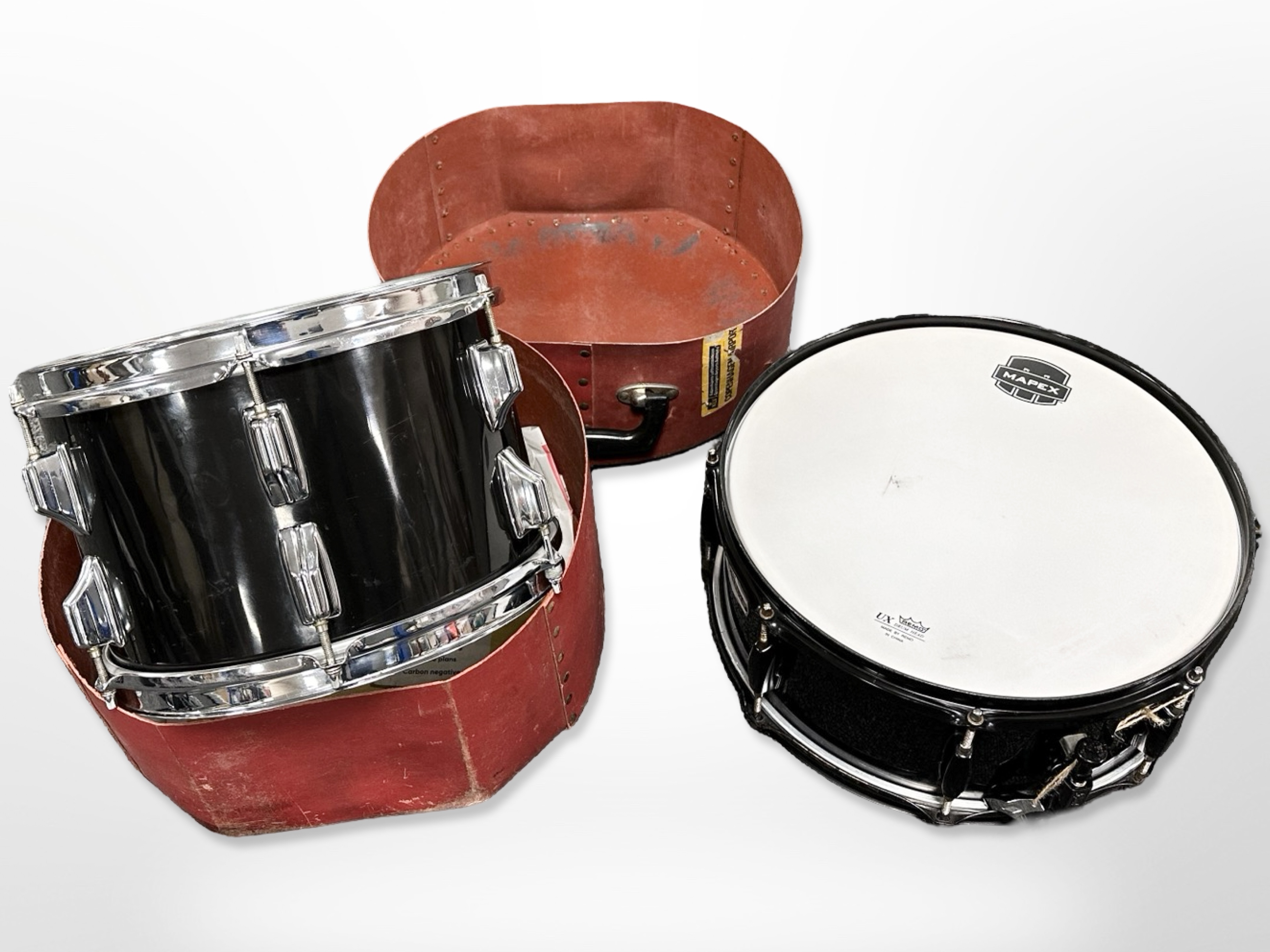 A Pearl Forum snare drum and a Rogers BigR tom,