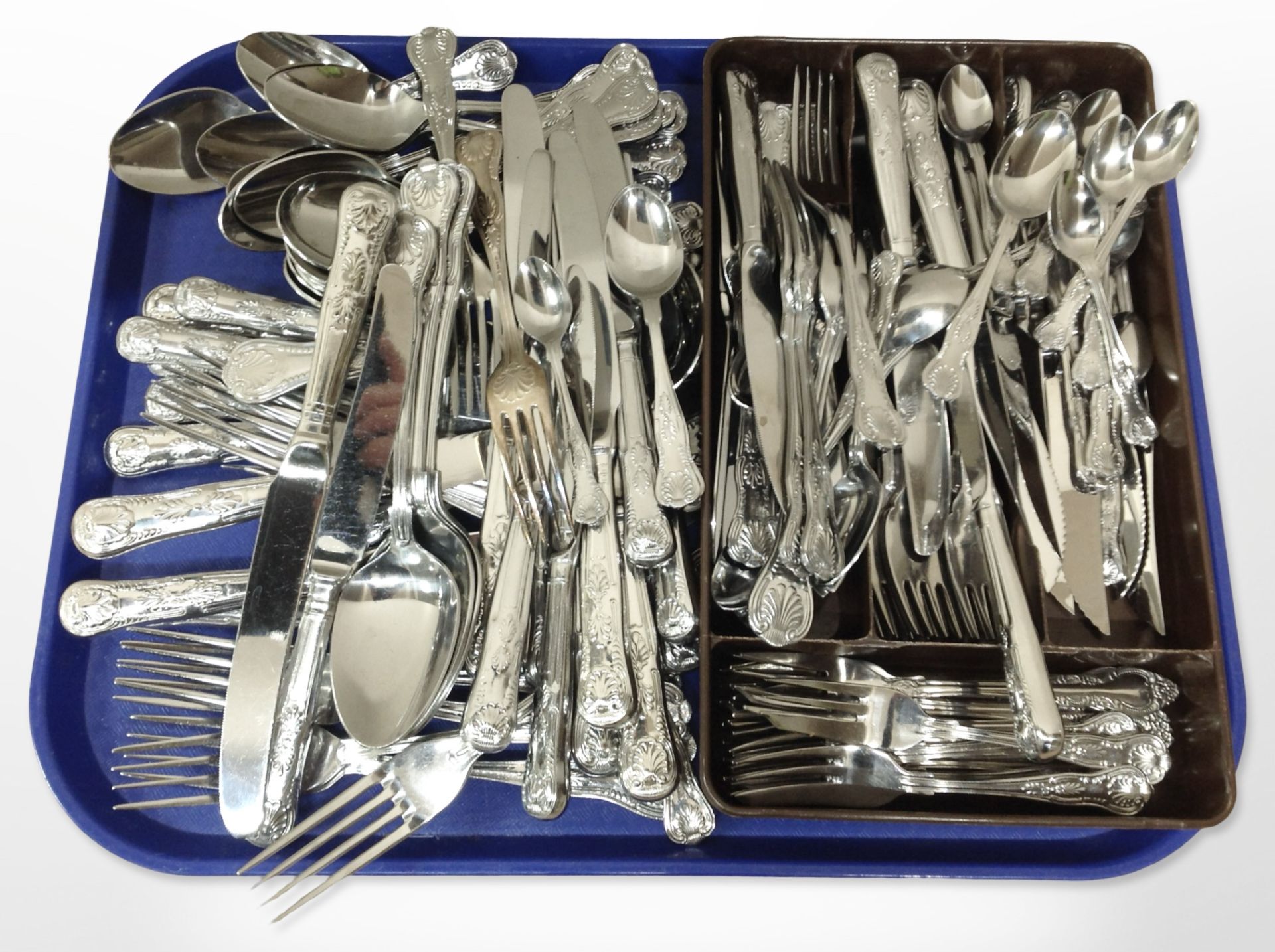 A quantity of stainless steel cutlery.