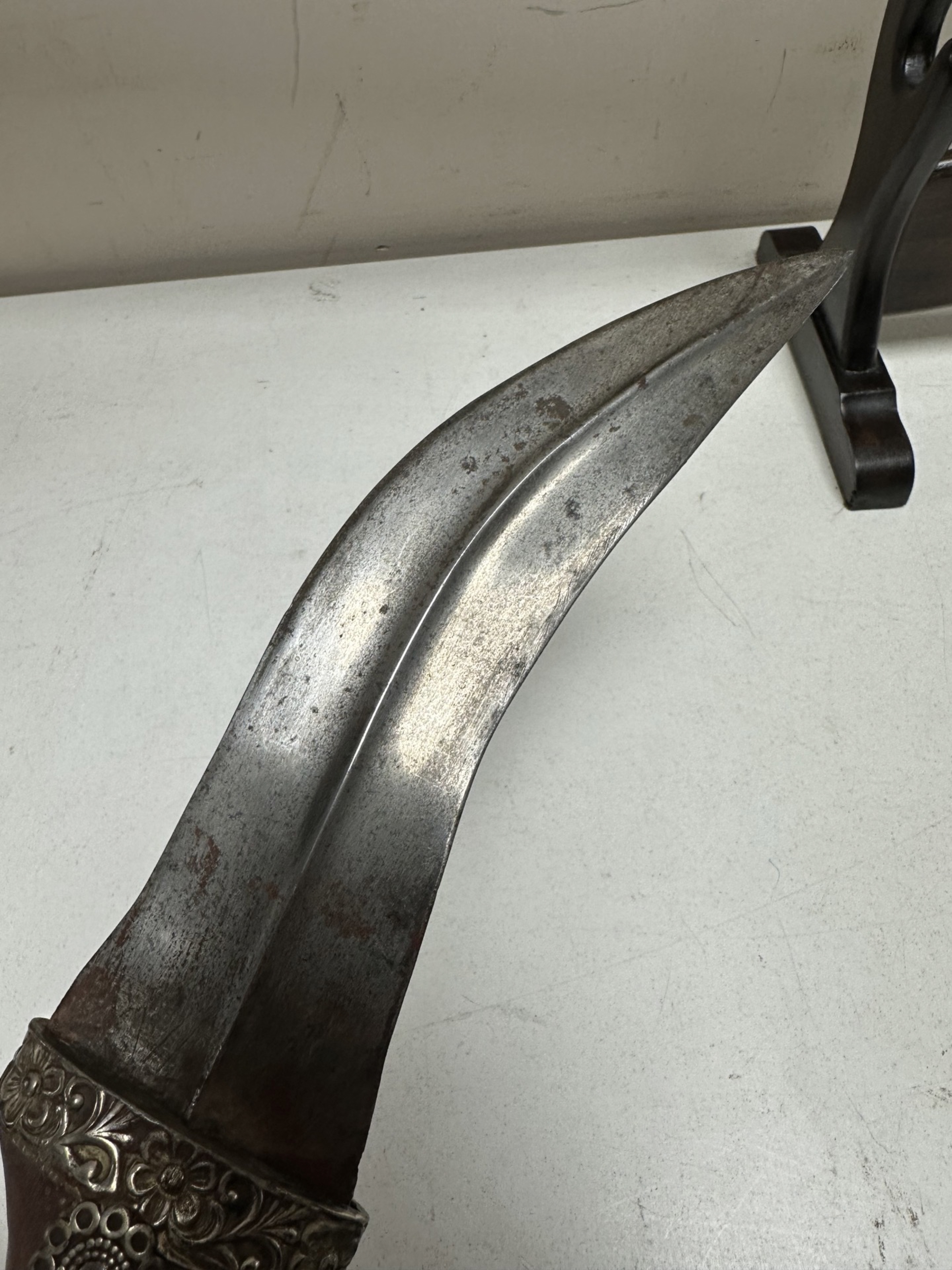 Two Kukri knives in sheathes, and an antique Arab Jambiya knife, - Image 6 of 10