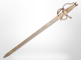 A reproduction short sword, length 73cm.