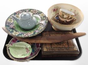 A Maling lustre fruit bowl, Japanese export teacups and saucers,