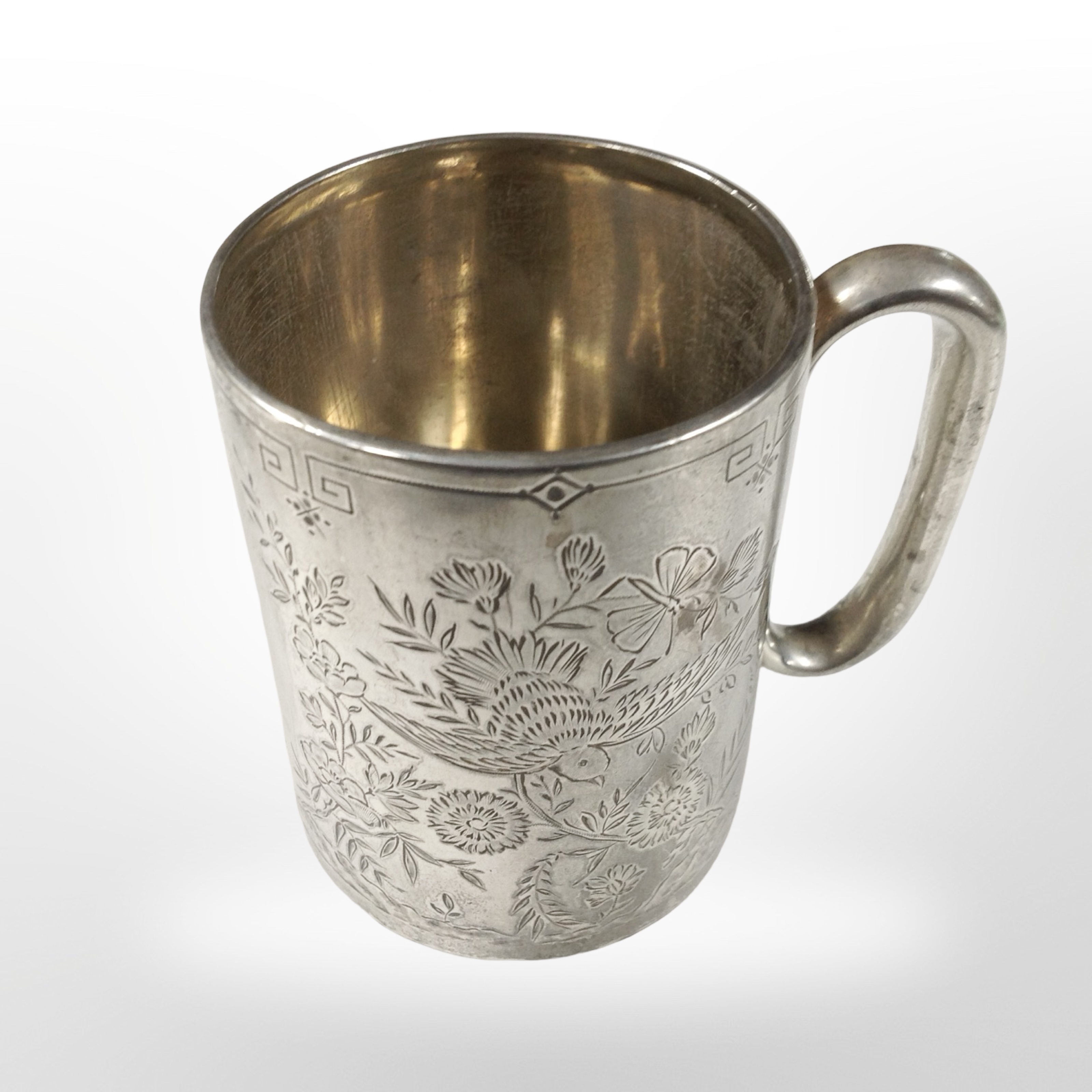 A Victorian silver mug, London marks, height 8.5cm. CONDITION REPORT: 160.5g.