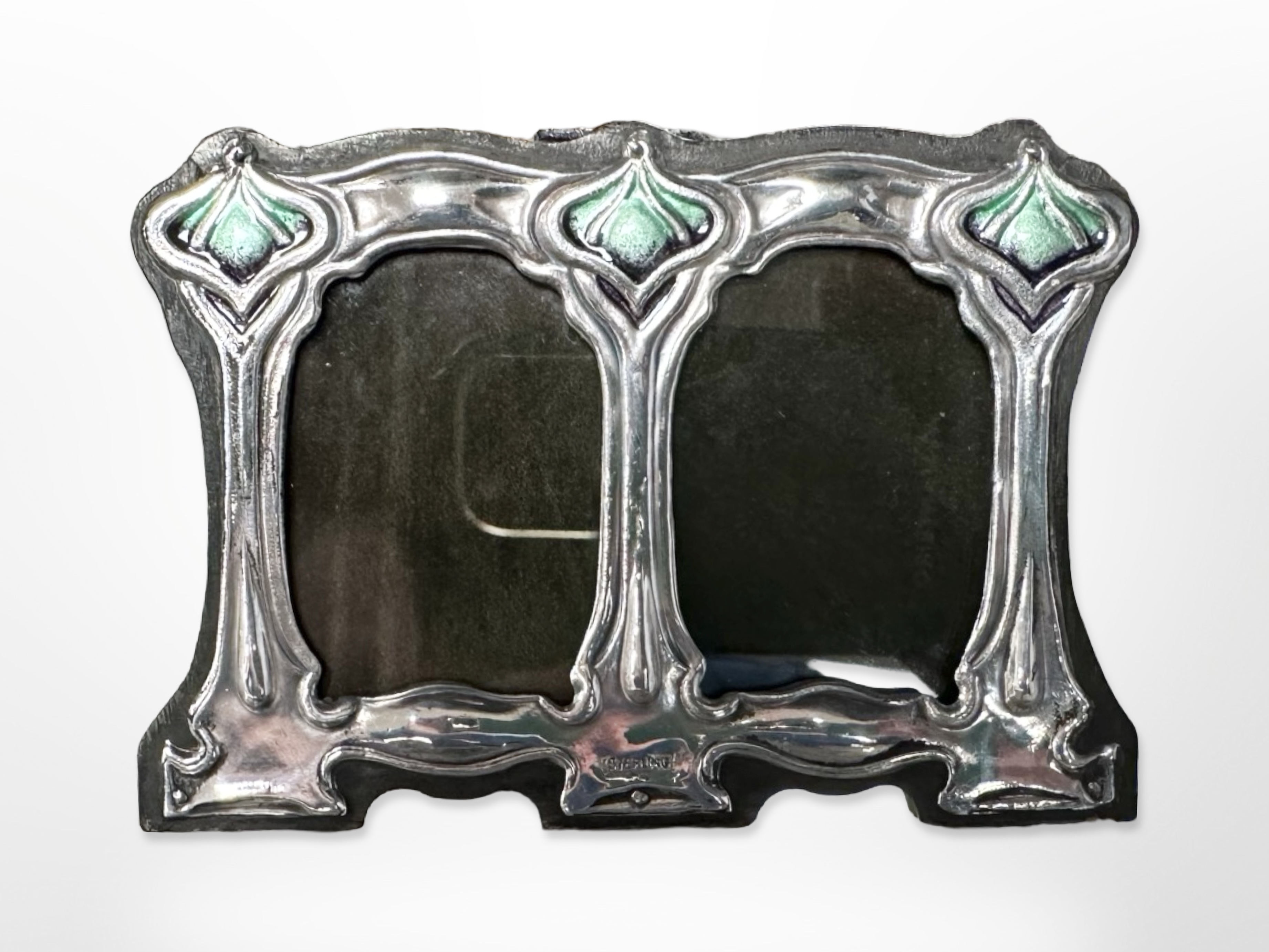 An Art Nouveau style Sterling silver mounted photograph frame, 11.5 cm x 8 cm.