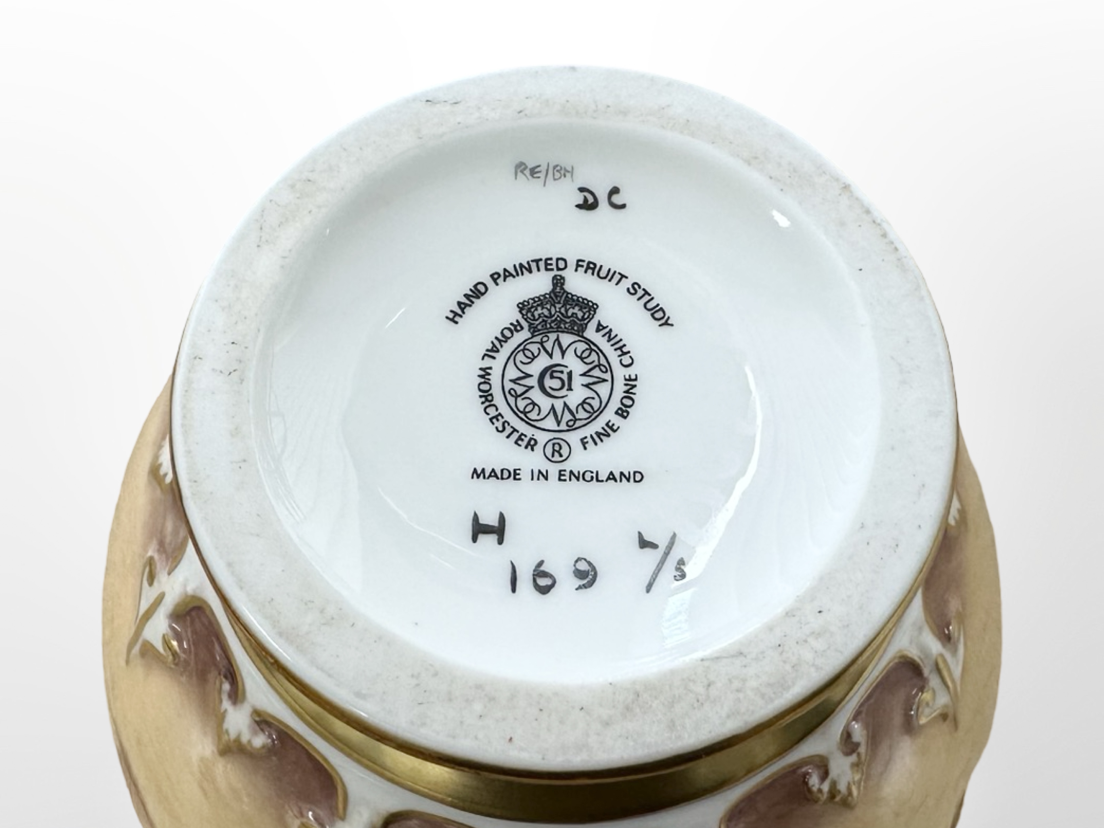 A Royal Worcester urn with cover, hand painted with fruit, black mark to base, numbered 169, - Image 6 of 6