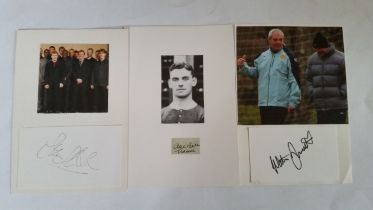 FOOTBALL, Manchester United signed pieces, most laid down beneath photograph, inc. Malcolm Glazer,