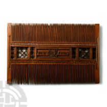 Medieval Decorated 'He who loves from the heart, gives with a good heart' Posy Boxwood Comb