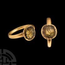 Late Roman Solid Gold Ring with Bird and Flower Gem