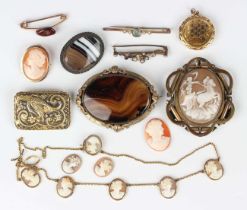 A small group of jewellery, including a 9ct gold mounted oval shell cameo pendant brooch, carved