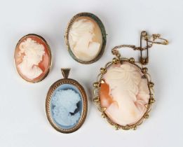 A 9ct gold mounted oval agate cameo pendant brooch, carved as a portrait of a lady, Birmingham 1991,