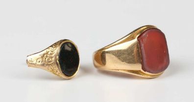 A gold and sardonyx signet ring, partial marks, Birmingham 1924, weight 7.2g, ring size approx L (