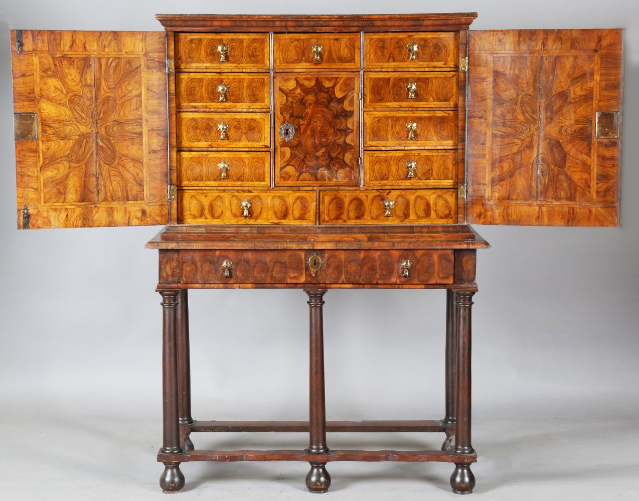 Furniture. Collectors' Items, Works of Art & Light Fittings. Needleworks, Textiles & Clothing. Rugs & Carpets.