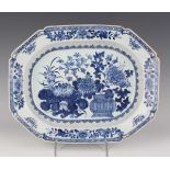 A Chinese blue and white export porcelain tureen stand, Qianlong period, the well painted with