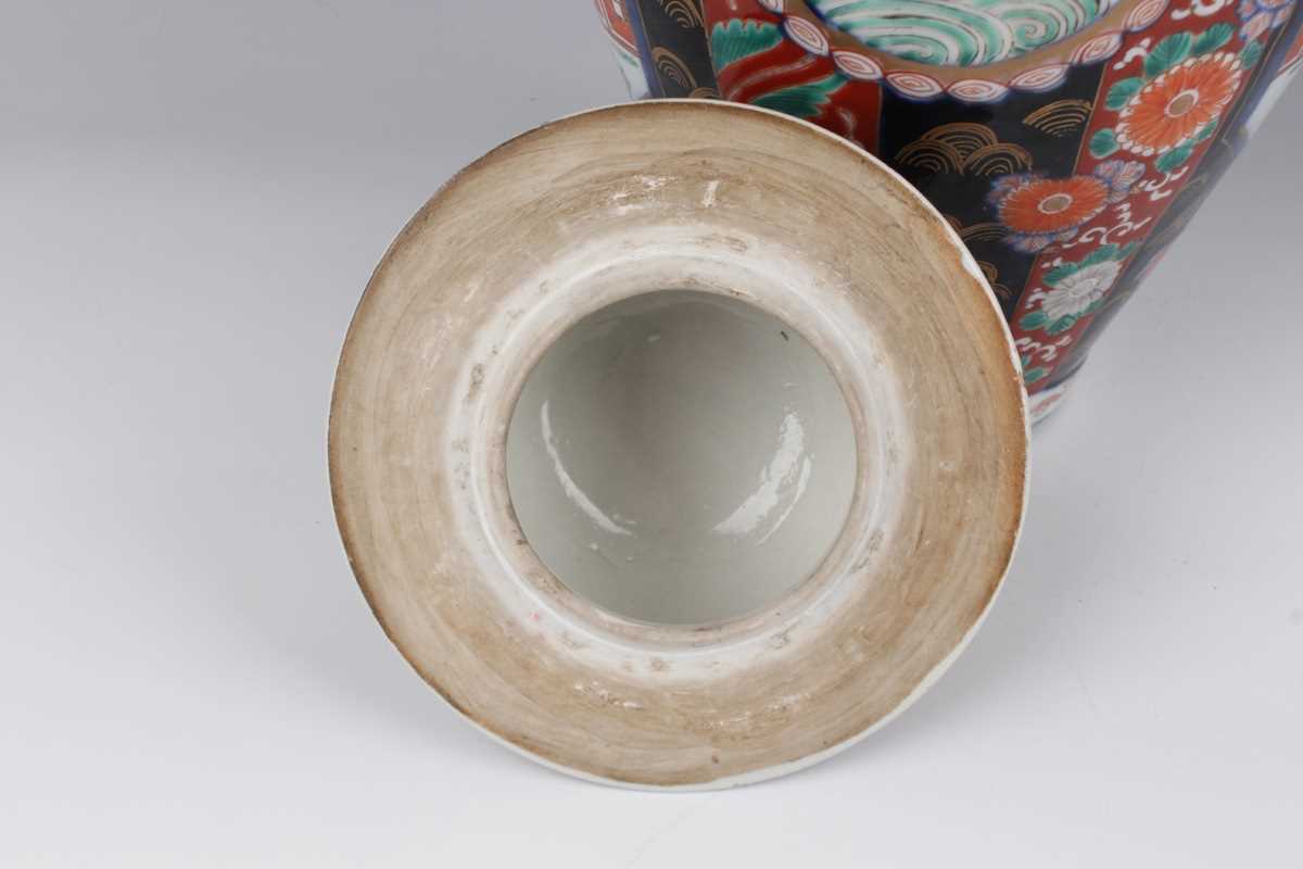 A pair of Japanese Imari porcelain vases and covers, Meiji period, each ovoid body and domed cover - Image 20 of 20
