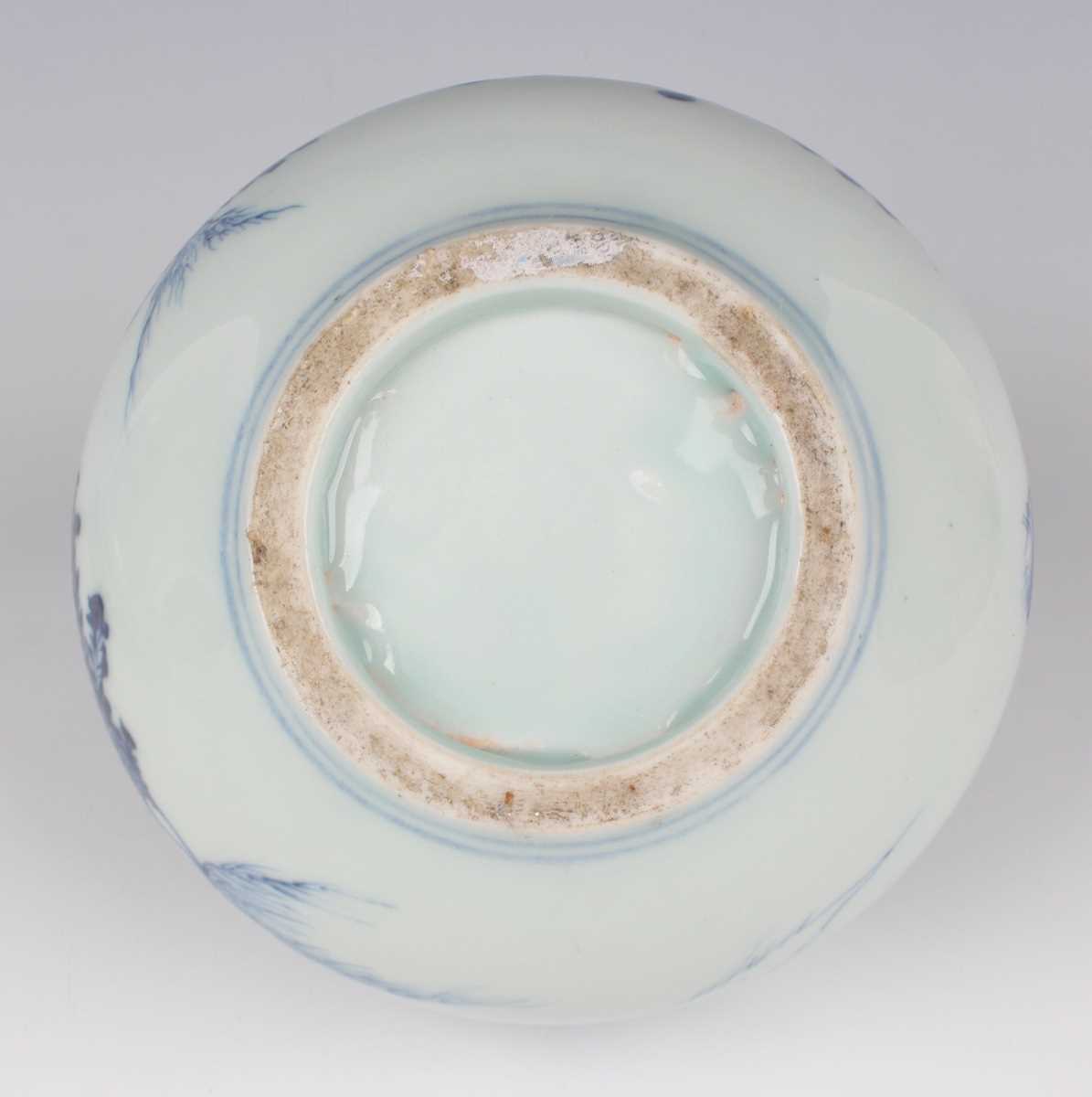 A Japanese Arita blue and white porcelain circular bowl, 19th century, of compressed circular form - Image 8 of 28