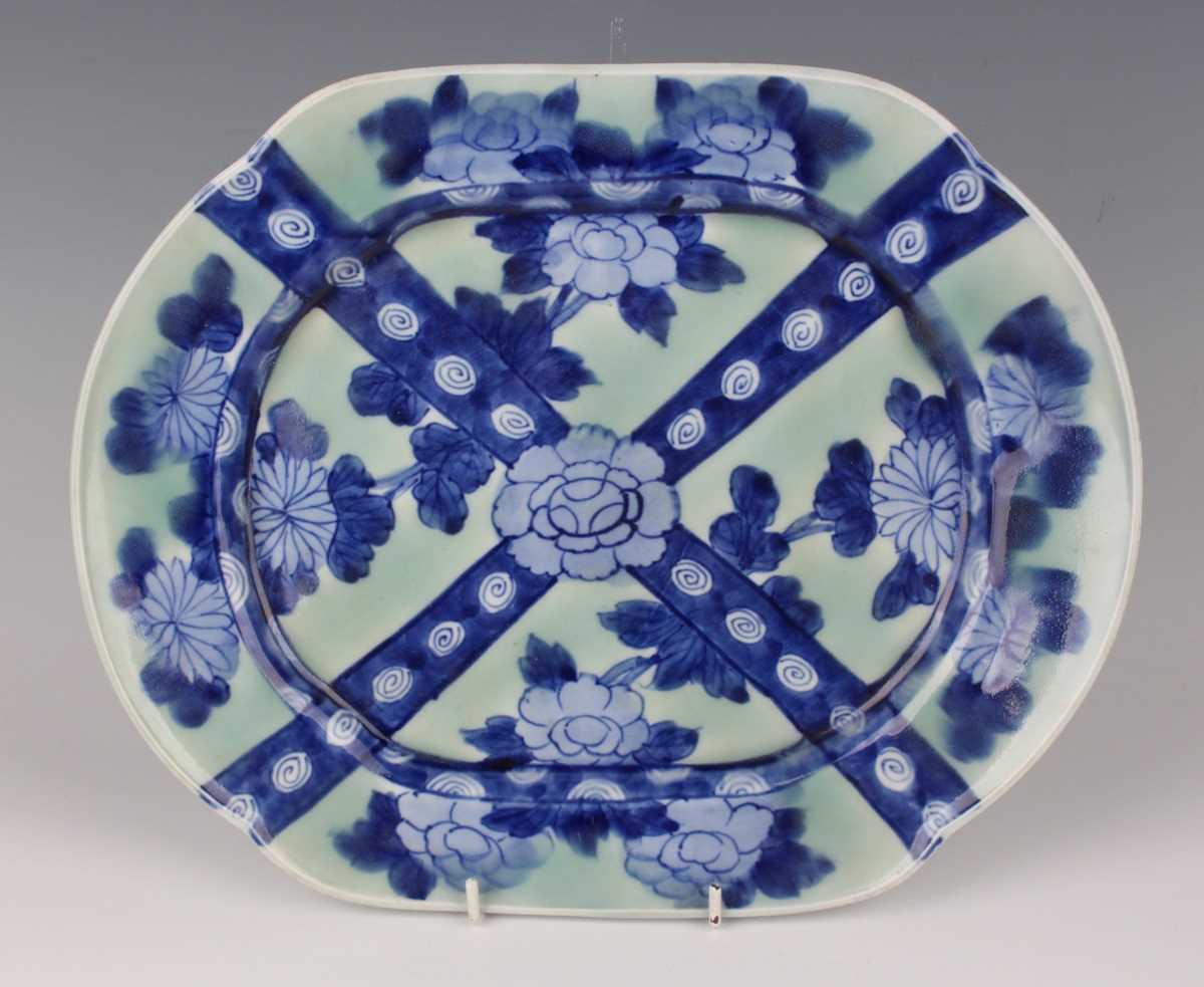 A Japanese Arita blue and white porcelain circular bowl, 19th century, of compressed circular form - Image 14 of 28