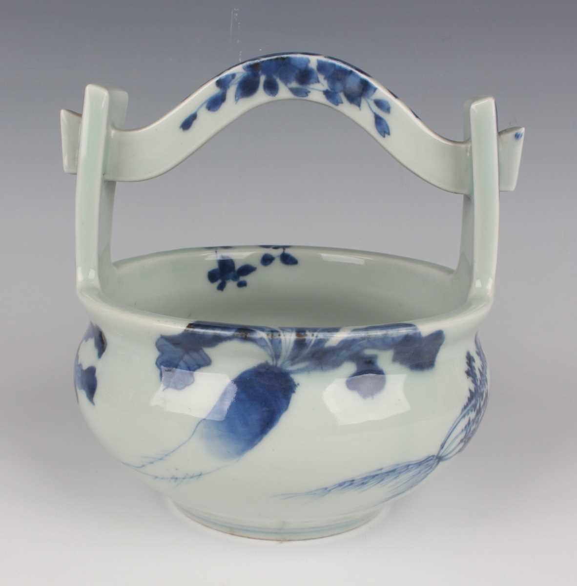 A Japanese Arita blue and white porcelain circular bowl, 19th century, of compressed circular form - Image 5 of 28