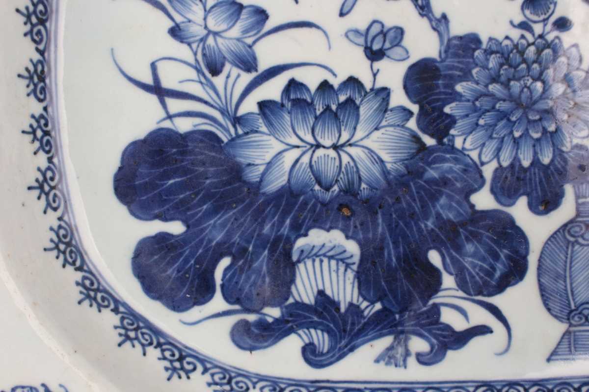 A Chinese blue and white export porcelain tureen stand, Qianlong period, the well painted with - Image 2 of 10