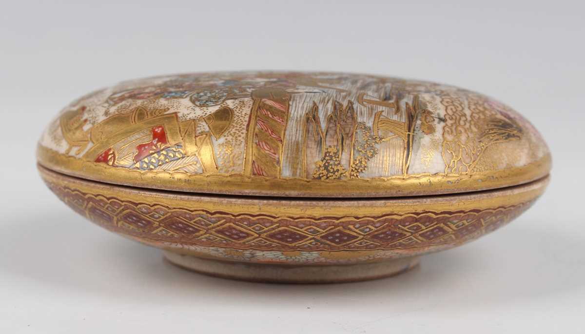 A Japanese Satsuma earthenware kogo box and cover, Meiji period, of flattened circular form, the top - Image 6 of 13