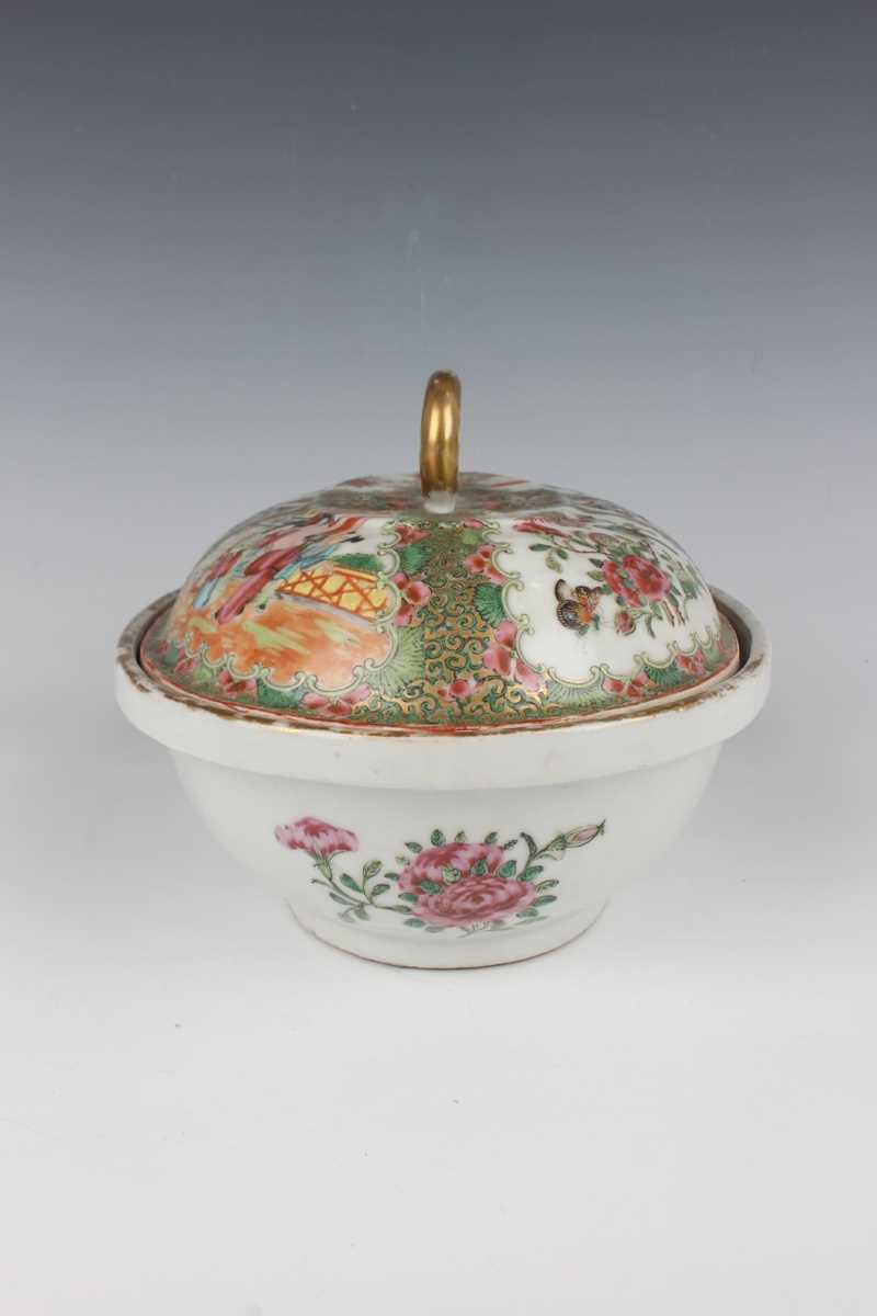 A Chinese Canton famille rose porcelain oval tureen and cover with gilt twin loop handle, mid to - Image 5 of 17