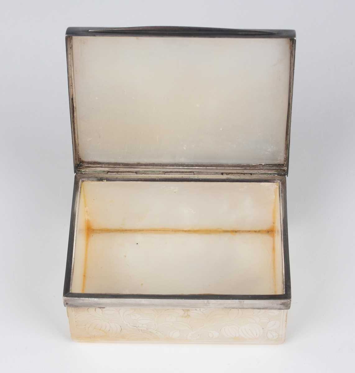 A Chinese Canton silver mounted mother-of-pearl rectangular snuff box, late 18th century, the hinged - Image 9 of 11