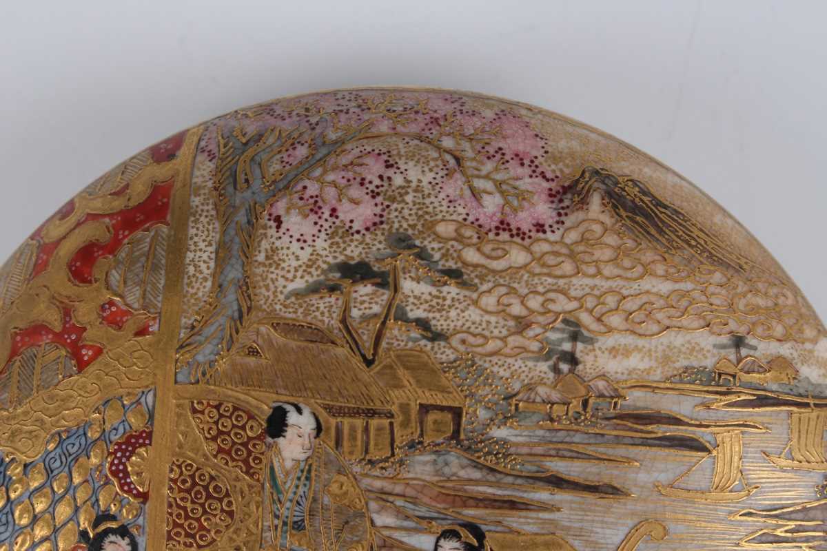 A Japanese Satsuma earthenware kogo box and cover, Meiji period, of flattened circular form, the top - Image 3 of 13