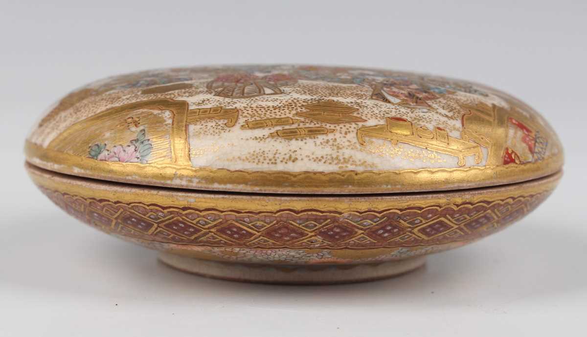 A Japanese Satsuma earthenware kogo box and cover, Meiji period, of flattened circular form, the top - Image 5 of 13