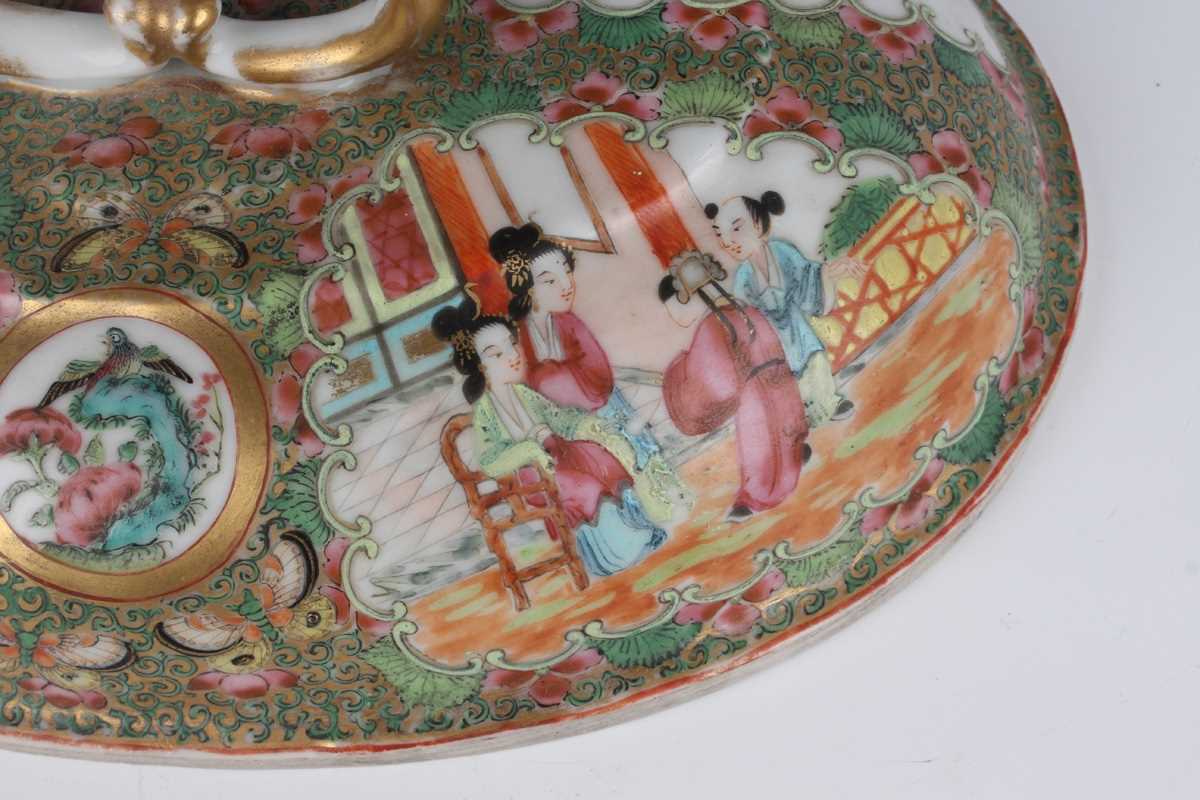 A Chinese Canton famille rose porcelain oval tureen and cover with gilt twin loop handle, mid to - Image 13 of 17