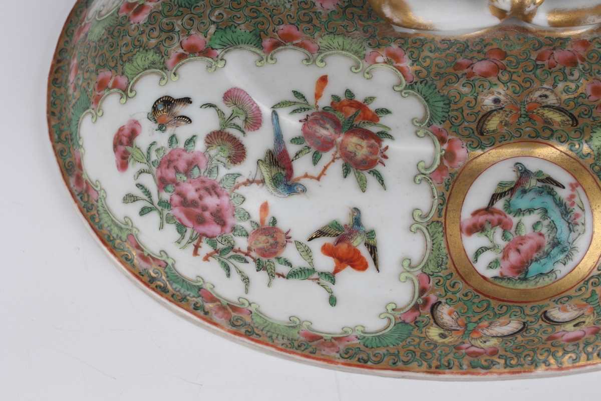 A Chinese Canton famille rose porcelain oval tureen and cover with gilt twin loop handle, mid to - Image 14 of 17