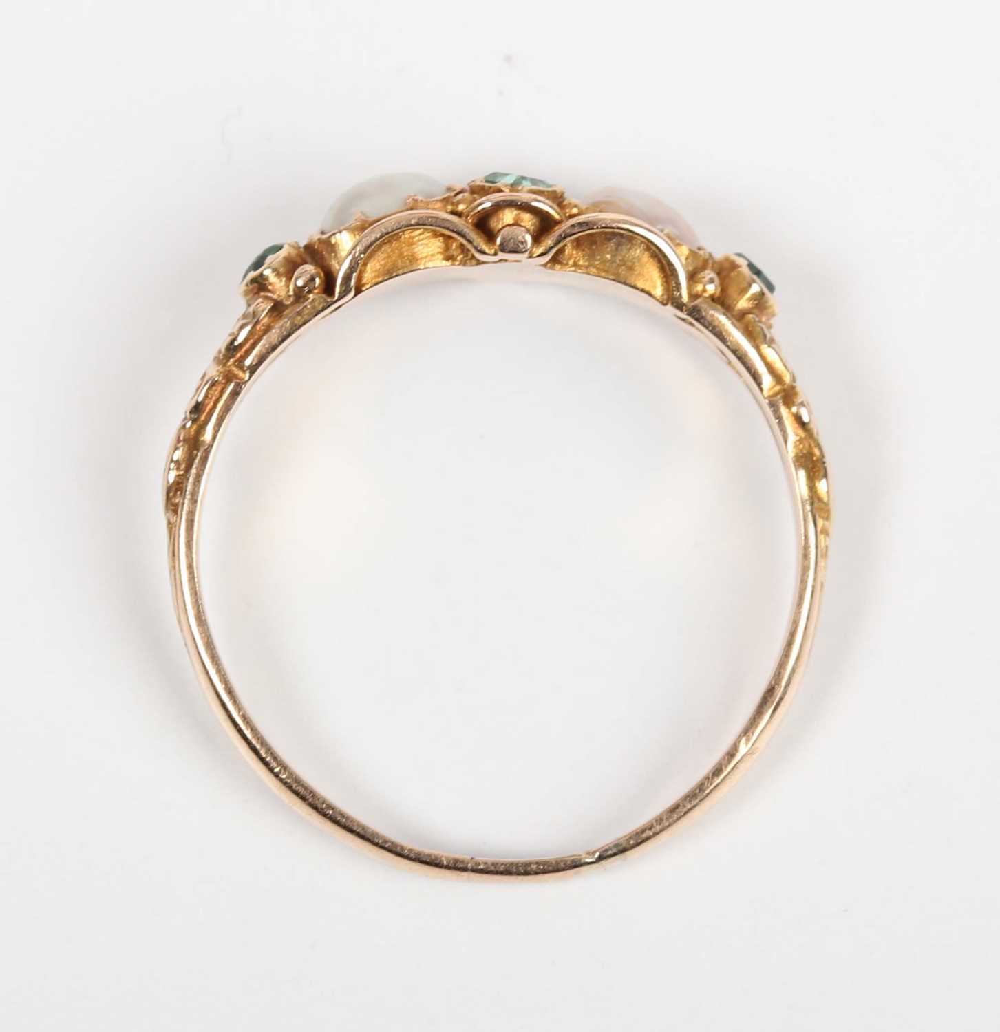 A gold, emerald, green gem and half-pearl ring, mounted with two half-pearls and four variously - Image 4 of 5