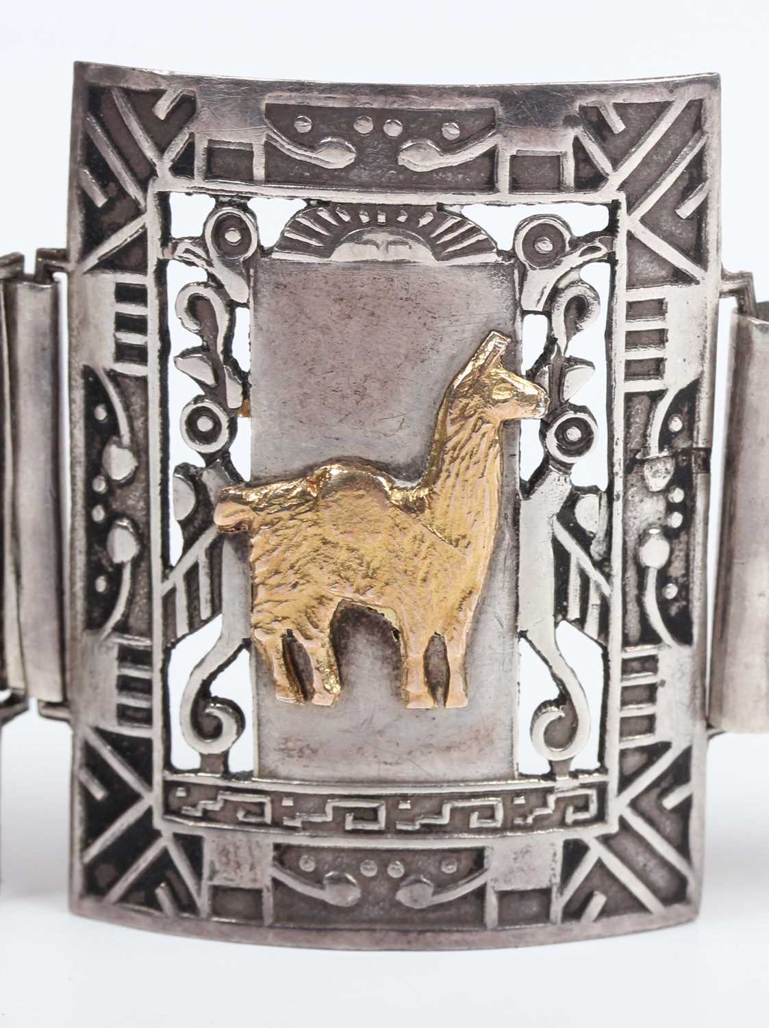 A Peruvian silver and gold panel link bracelet, each curved rectangular link decorated with a - Image 4 of 5