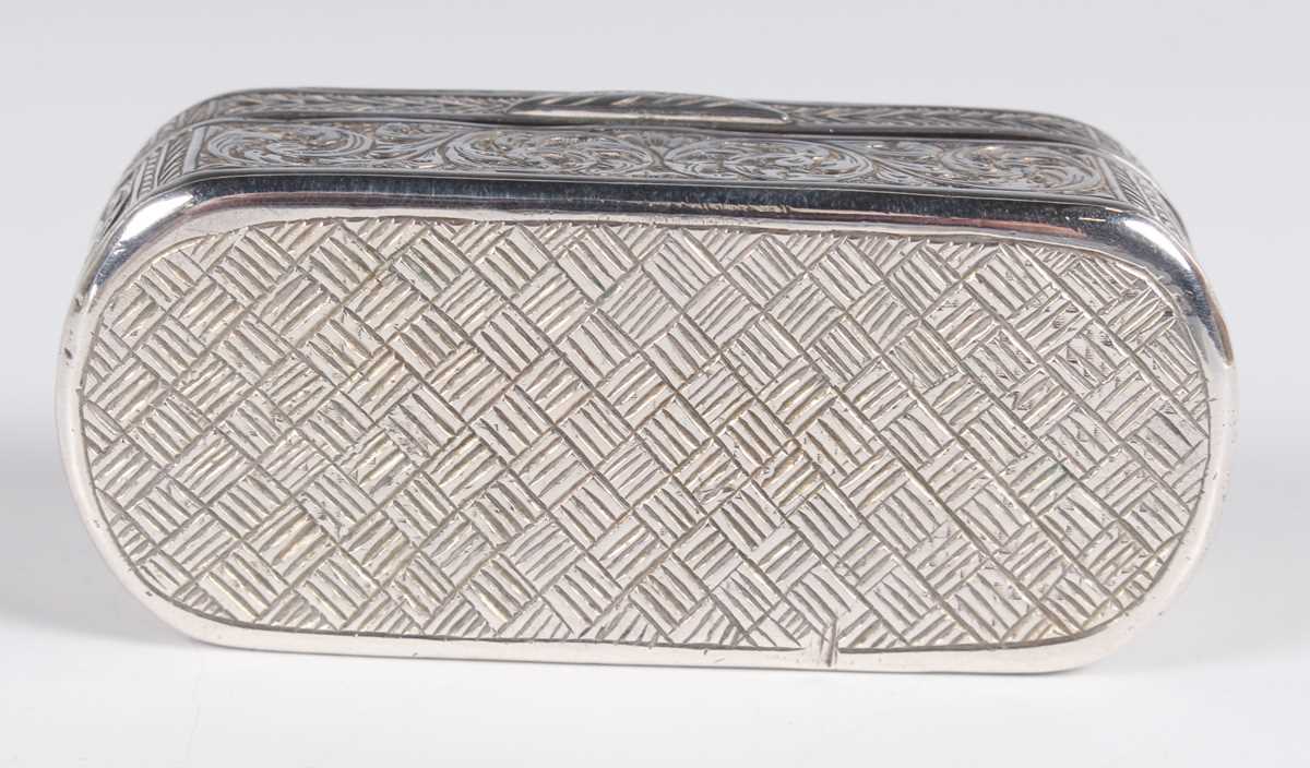 A mid-19th century Russian silver snuff box, 84 zolotnik, of rectangular form with curved ends, - Image 5 of 16