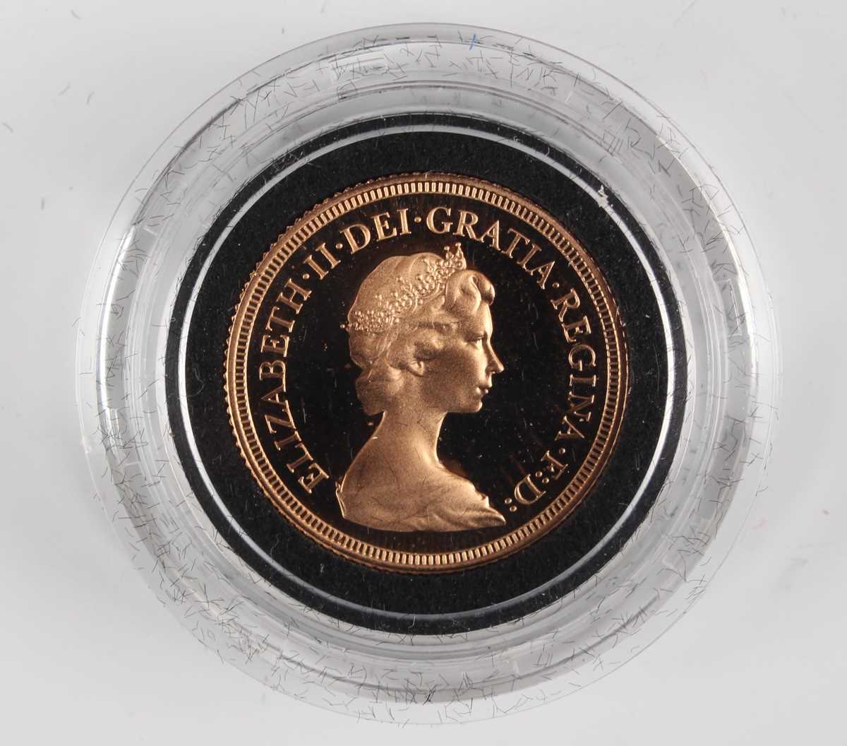 An Elizabeth II Royal Mint Brilliant Uncirculated sovereign 1979, cased and boxed. - Image 2 of 3