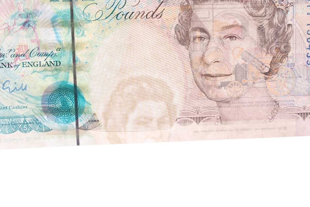 An Elizabeth II 1990 five pounds note error with misaligned Queen's portrait watermark, Chief - Image 3 of 3