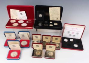 A small collection of various Elizabeth II Royal Mint and Pobjoy Mint commemorative coins, including