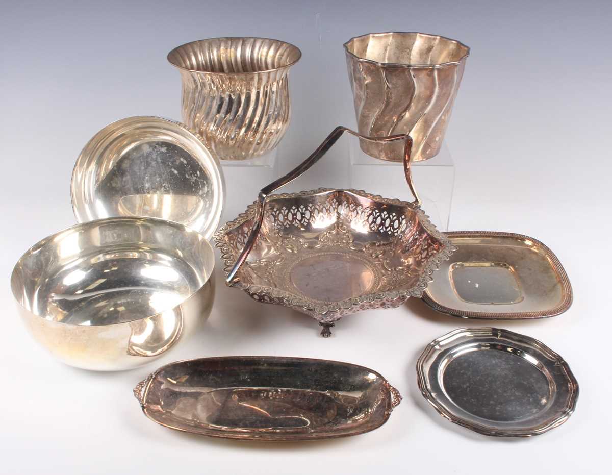 A collection of assorted plated items, including a swing-handled basket, sauceboats, three - Image 3 of 4