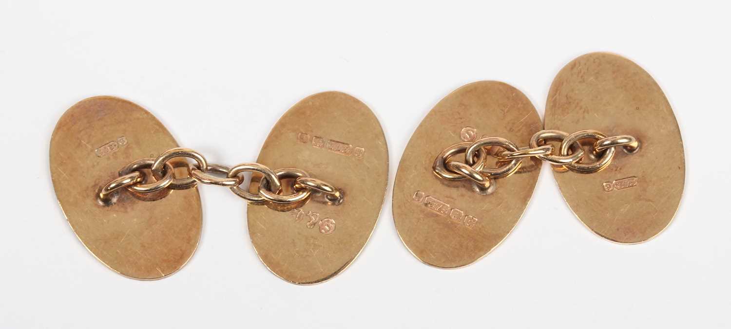 A pair of 9ct gold oval cufflinks with partial engine turned decoration, Birmingham 1931, weight 4. - Image 3 of 4