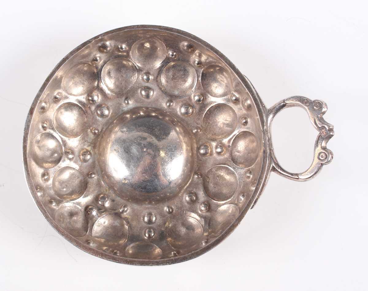 An early 19th century French silver tasse du vin, diameter 8.1cm, a George III silver urn shaped - Image 3 of 8